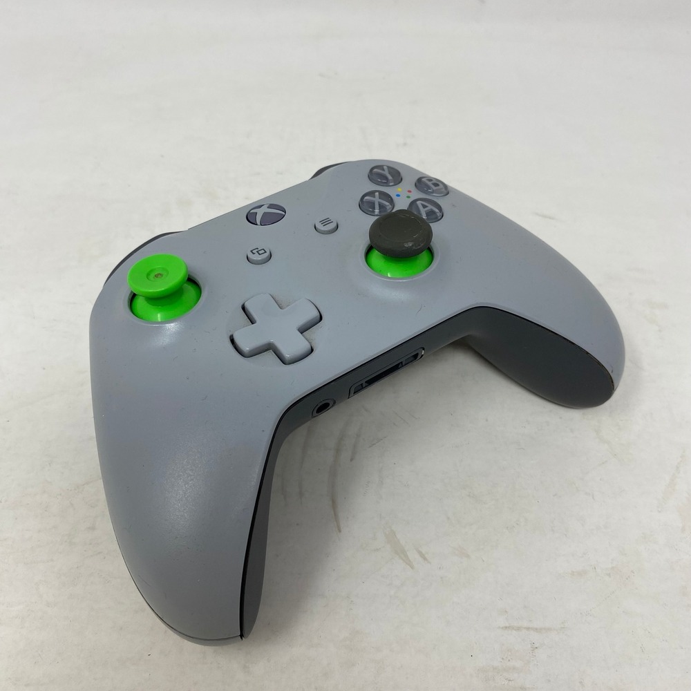 Microsoft Xbox One Wireless Controller Model 1708‎ Grey Green Broken Left Stick